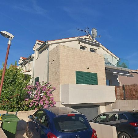 שיבניק Apartments Durda מראה חיצוני תמונה