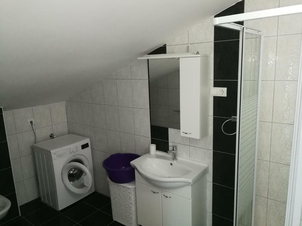 שיבניק Apartments Durda מראה חיצוני תמונה